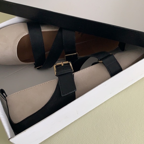 Shoes - Picture 4 of 4